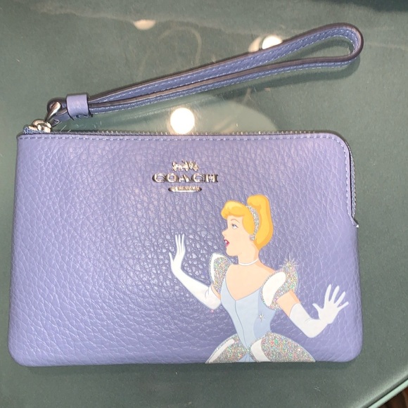Disney X Coach corner zip wristlet with Cinderella LIMITED EDITION - Picture 1 of 7